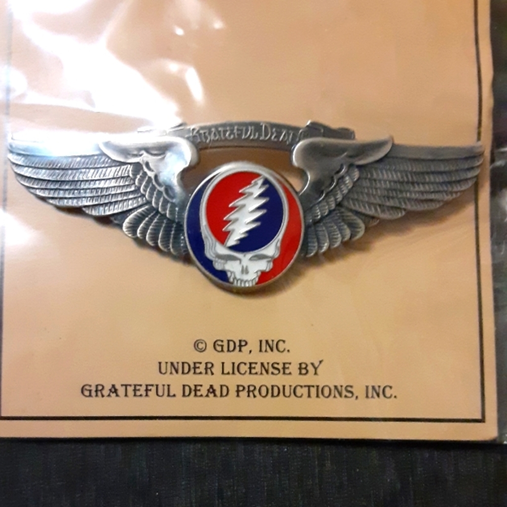 Grateful Dead "steal your face" pilot's wings pin,1+1/2"
